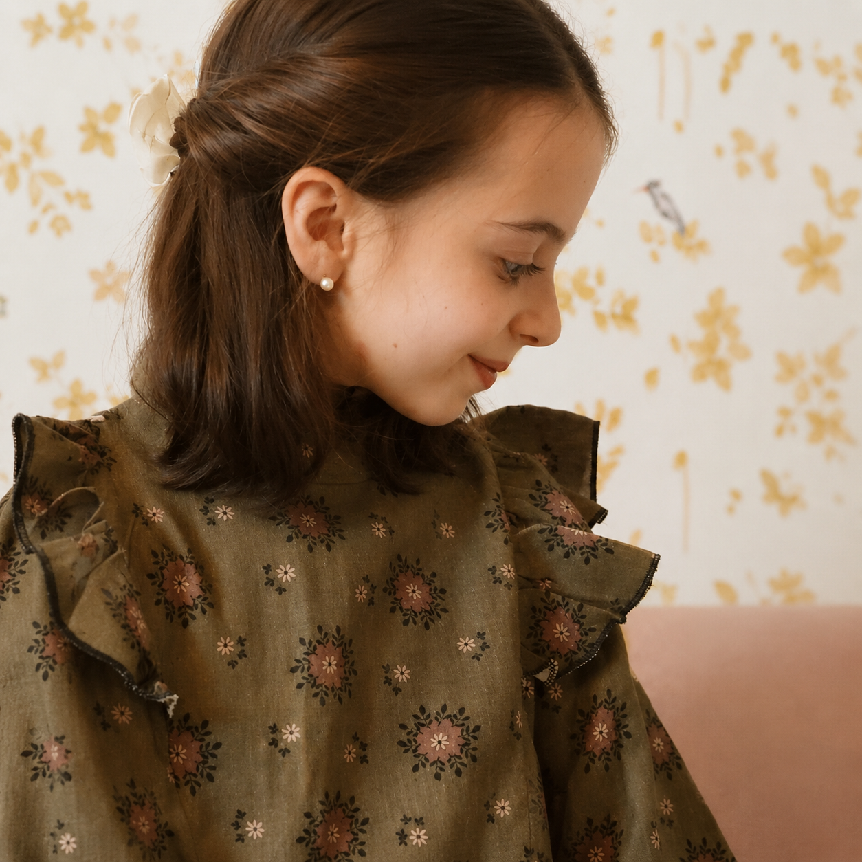 Blusa niña cuello alto floral